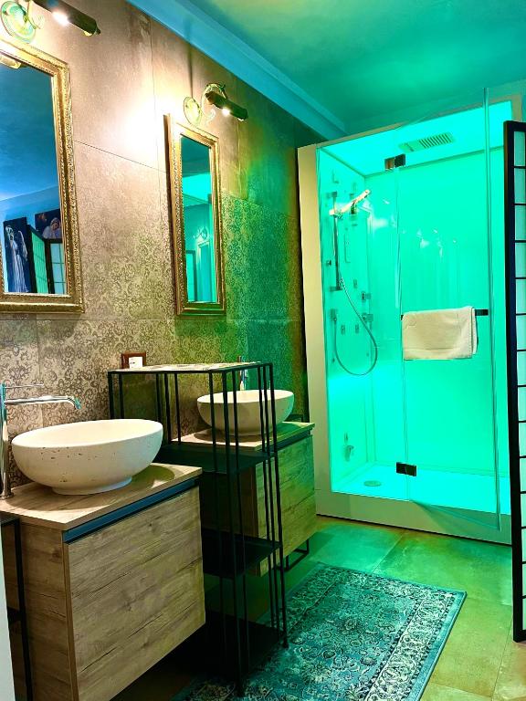 Hammam Jacuzzi e doccia emozionale della Suite con Accesso Spa