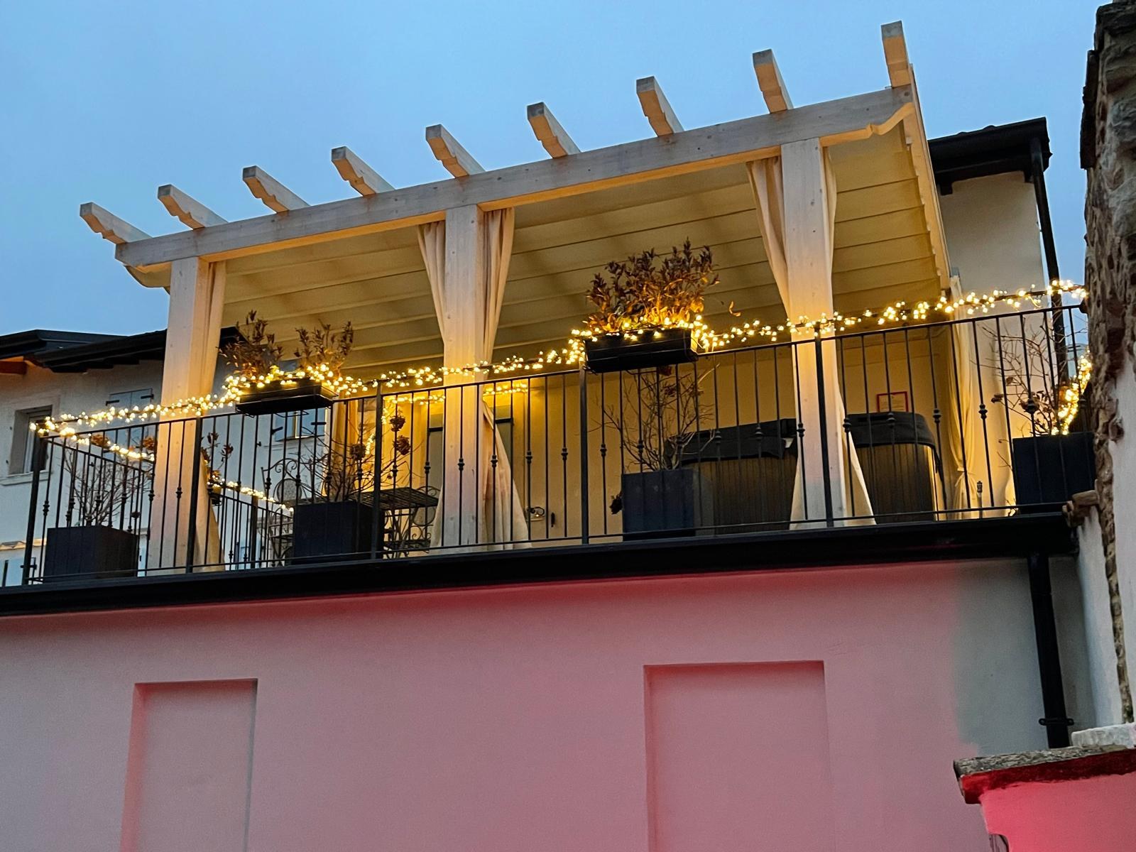 Terrazza illuminata a Dimora di Charme